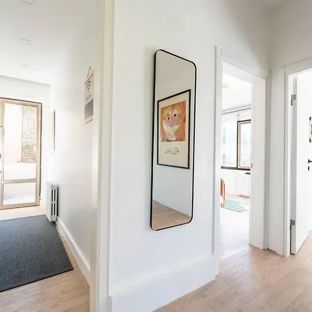 아파트 Spacious And Peaceful Flat In Cihangir, Wi Fi, 3br *