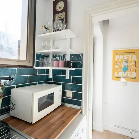 아파트 Spacious And Peaceful Flat In Cihangir, Wi Fi, 3br 이스탄불