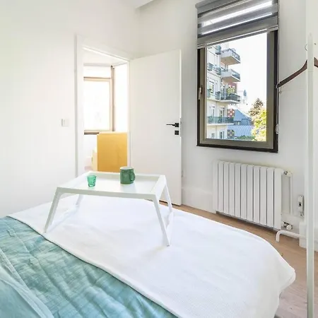 Spacious And Peaceful Flat In Cihangir, Wi Fi, 3br 아파트