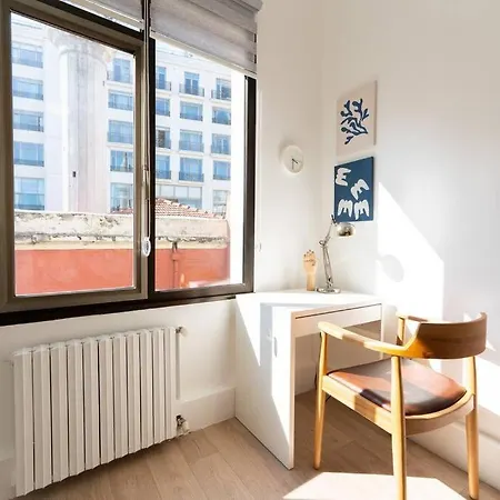 Spacious And Peaceful Flat In Cihangir, Wi Fi, 3br