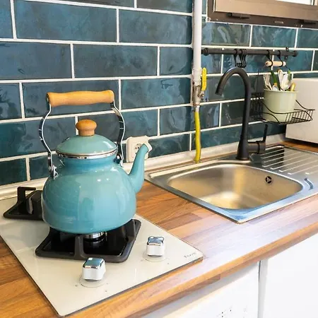 아파트 Spacious And Peaceful Flat In Cihangir, Wi Fi, 3br