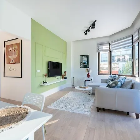 Spacious And Peaceful Flat In Cihangir, Wi Fi, 3br *