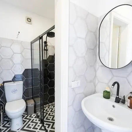 アパート Spacious And Peaceful Flat In Cihangir, Wi Fi, 3br *