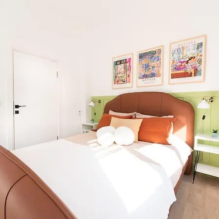 Spacious And Peaceful Flat In Cihangir, Wi Fi, 3br Apartman *